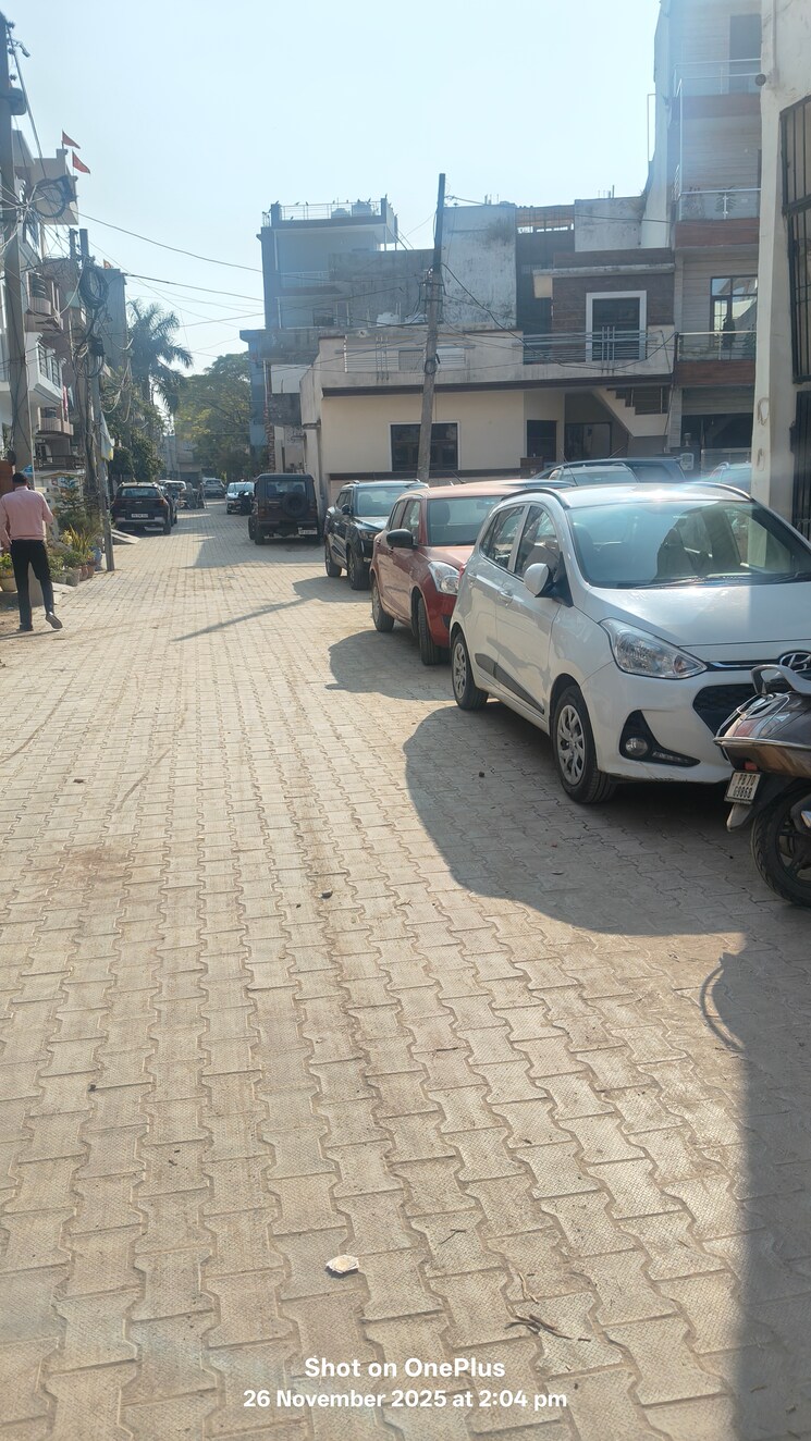  Parking, dhakoli 5 Bedroom 100 Sq.Yd. Independent House In Dhakoli Zirakpur 9534155