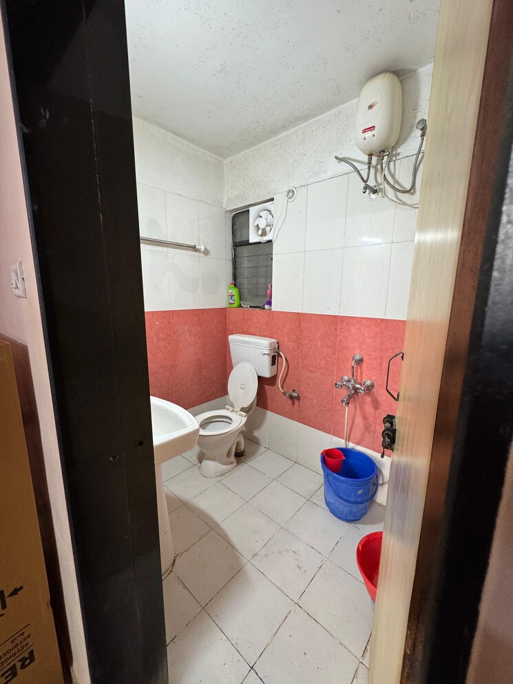 Bathroom, deepa-chs-aundh 3 Bedroom 1260 Sq.Ft. Apartment In Aundh Pune 9534188