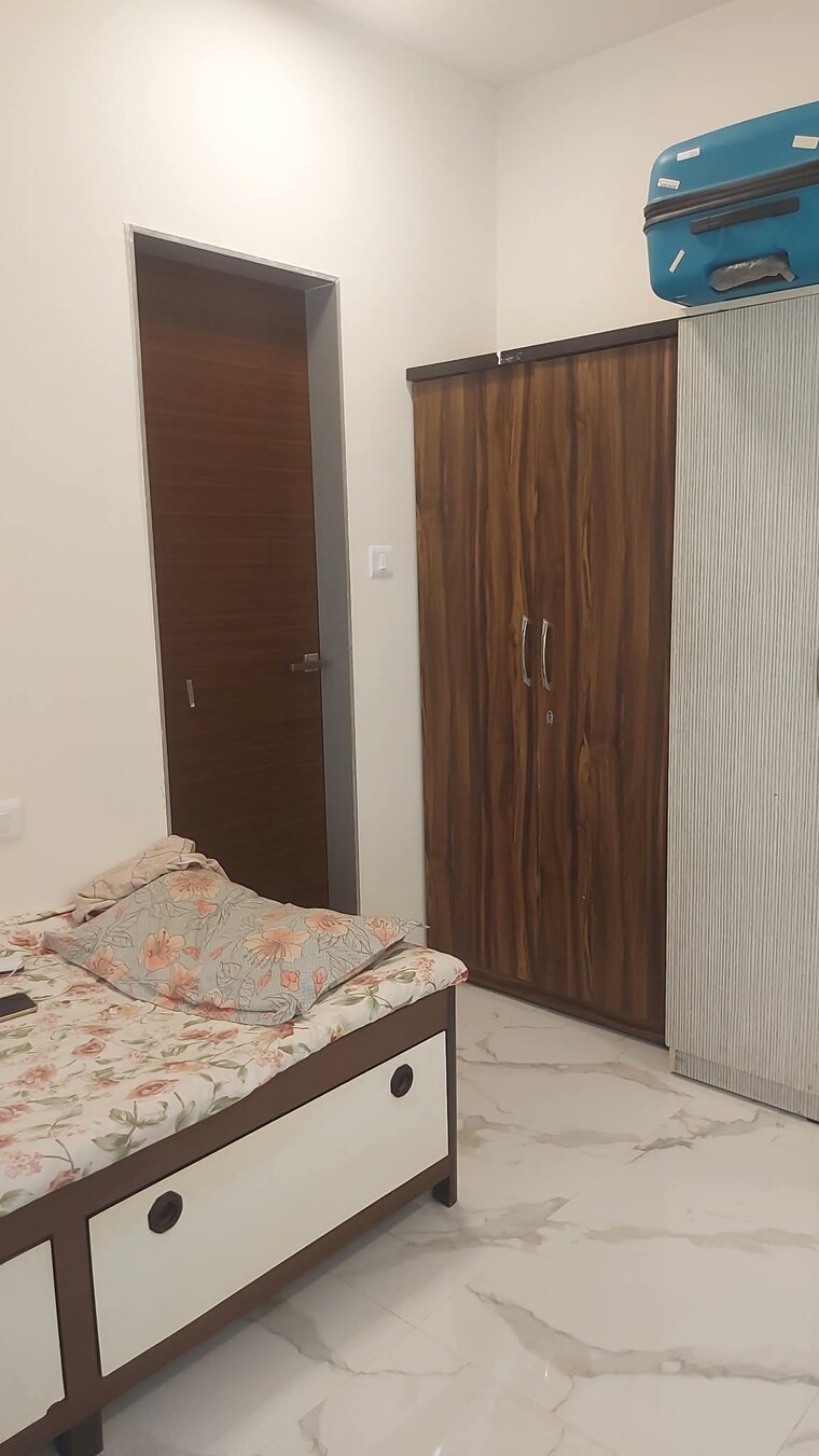 Room, malad west Pg For Girls In Malad West 9534205