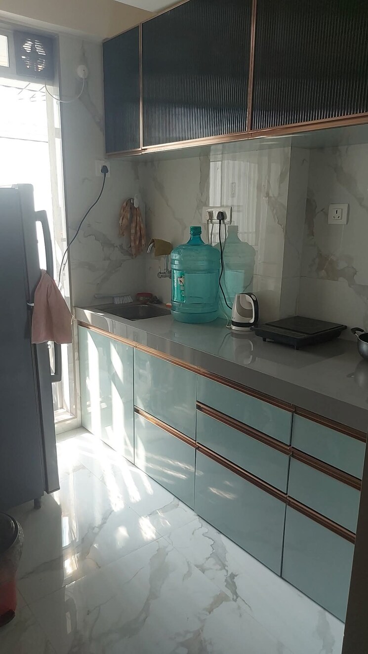 Bathroom, malad west Pg For Girls In Malad West 9534205