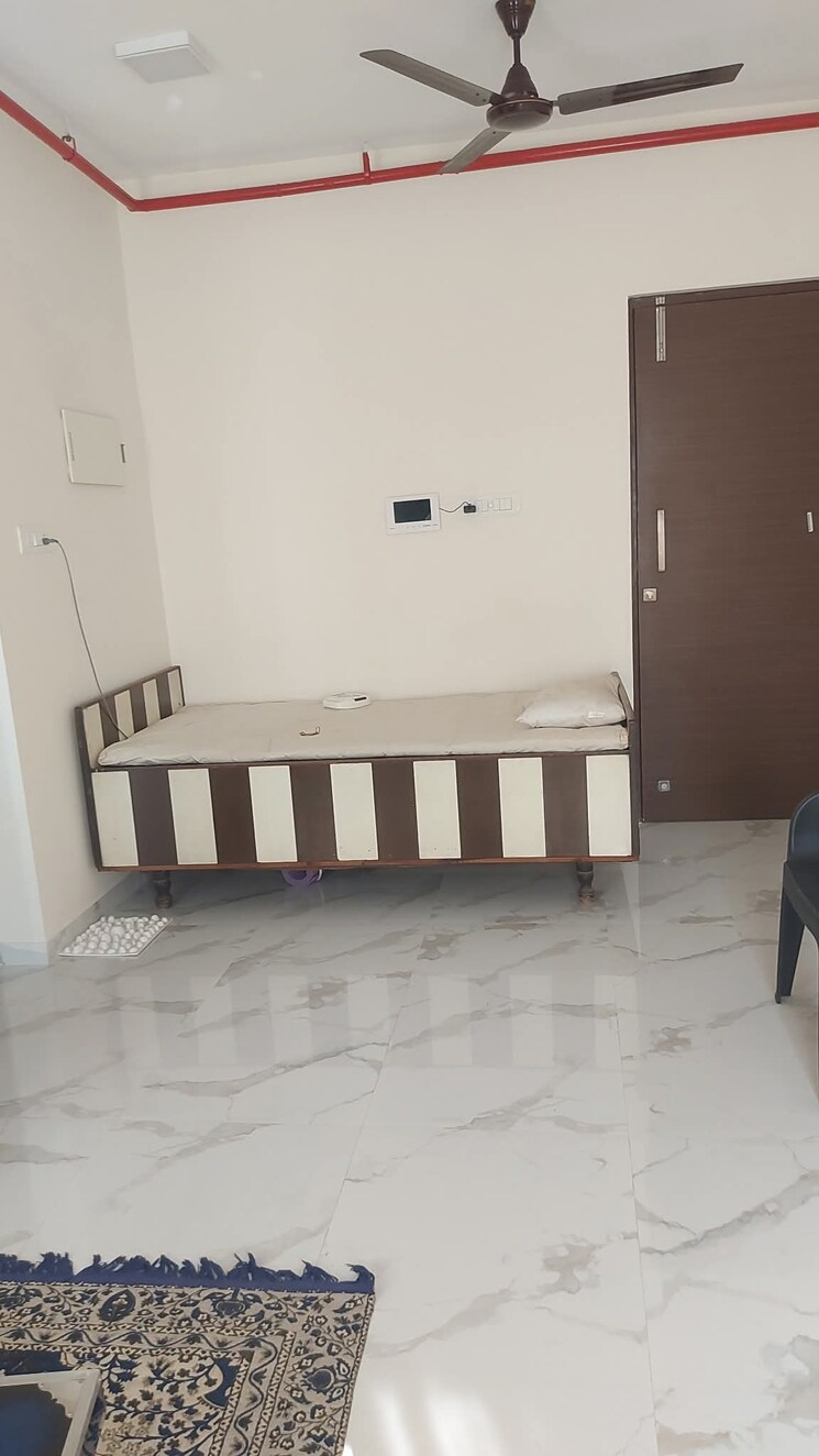 Bathroom, malad west Pg For Girls In Malad West 9534205