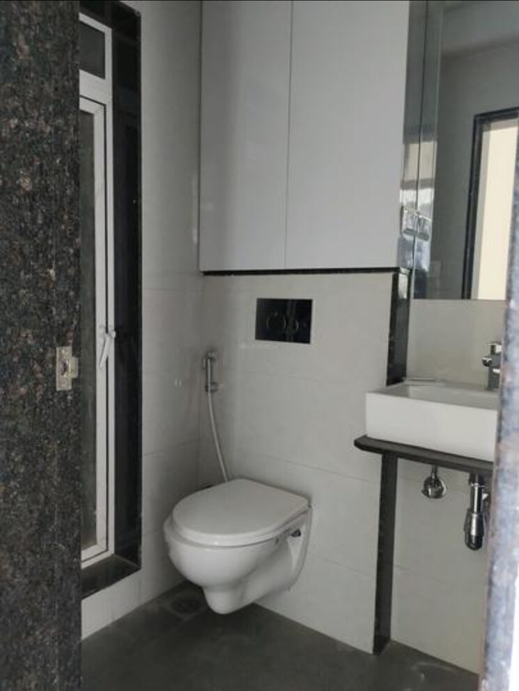 Bathroom, shreeji-atlantis 2 Bedroom 770 Sq.Ft. Apartment In Malad West Mumbai 9534211