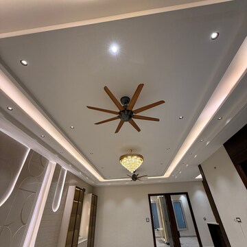 Furnished Amenities in 3 BHK Villa at Connaught Place – for Rent