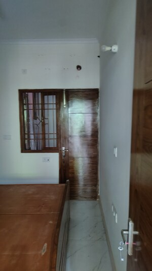 Furnished Amenities in 3.5 BHK Apartment at Ramprastha Pearl Court, Vaishali Sector 7 – for Sale