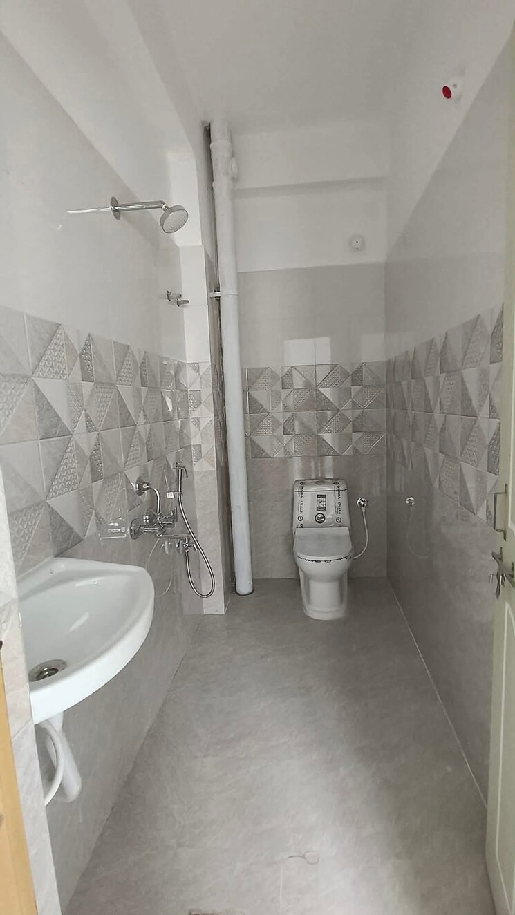 Bathroom, kondapur 1 Bedroom 550 Sq.Ft. Apartment In Kondapur Hyderabad 9534250