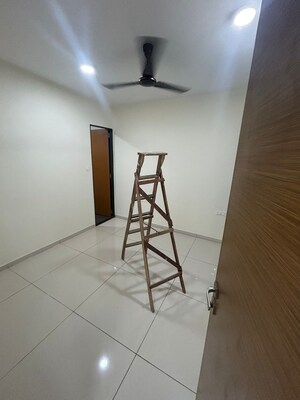 Master Bedroom in 1 BHK Apartment at Chandak 34 Park Estate, Goregaon West – for Rent