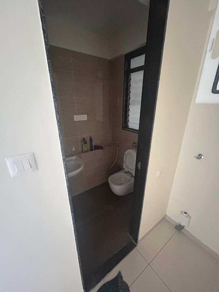 Attached Bathroom, chandak-34-park-estate 2 Bedroom 494 Sq.Ft. Apartment In Goregaon West Mumbai 9534265