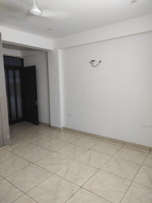 Room in 3 BHK Apartment at Cosmos Express 99, Sector 99 – for Sale