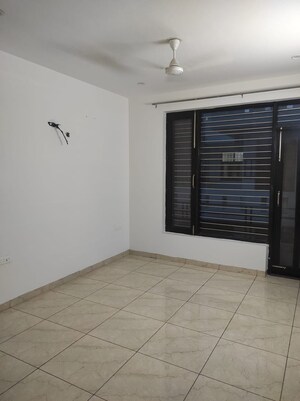 Room in 3 BHK Apartment at Cosmos Express 99, Sector 99 – for Sale