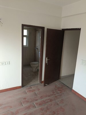 Room in 4 BHK Apartment at ATS Pristine, Sector 150 – for Sale