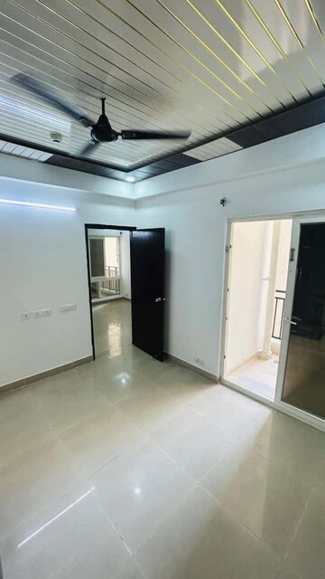 Room in 3 BHK Apartment at Mahagun Moderne, Sector 78 – for Sale