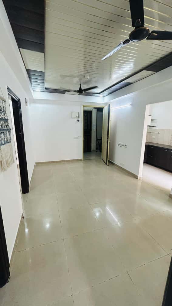 3 BHK Apartment For Sale in Mahagun Moderne