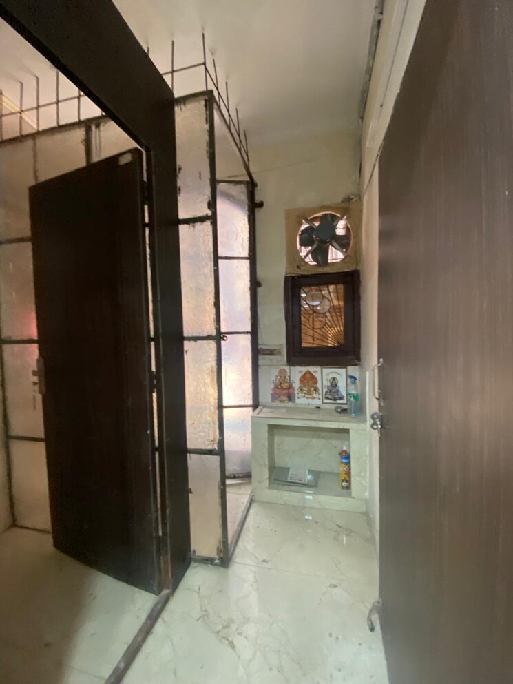 undefined, sarvapriya vihar 3 Bedroom 240 Sq.Yd. Builder Floor In Sarvapriya Vihar Delhi 9534312