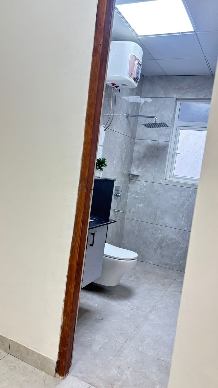 Attached Bathroom, amrapali-leisure-park 3 Bedroom 2125 Sq.Ft. Apartment In Amrapali Leisure Valley Greater Noida 9534328