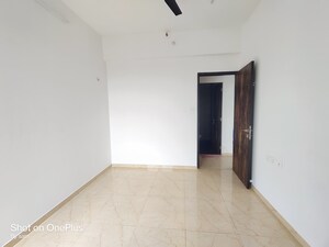 Room in 2 BHK Apartment at Rosa Manhattan, Ghodbunder Road – for Rent