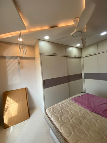 Room in 3.5 BHK Apartment at Lodha Fiorenza, Goregaon East – for Sale