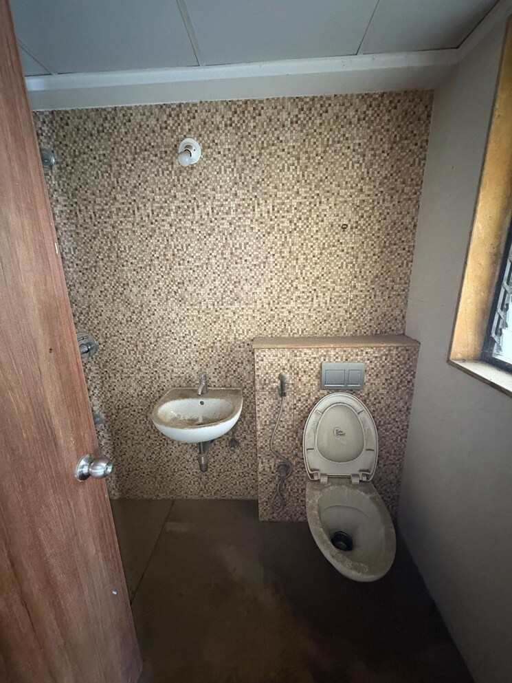 Bathroom, lodha-palava-downtown-dombivli-east 2 Bedroom 717 Sq.Ft. Apartment In Dombivli East Thane 9534365