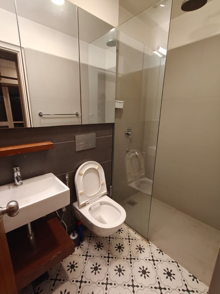 Bathroom, ireo-skyon 4 Bedroom 2800 Sq.Ft. Apartment In Sector 60 Gurgaon 9534388