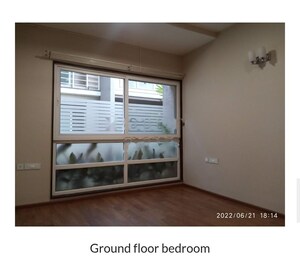 Room in 5 BHK Apartment at Salarpuria Sattva Northland, Hennur Road – for Rent