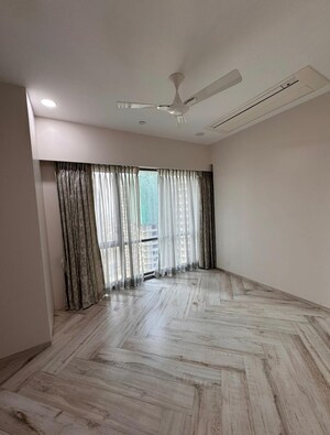 Room in 3 BHK Apartment at Lodha The Park, Worli – for Rent