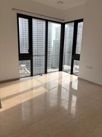 Room in 3 BHK Apartment at Lodha The Park, Worli – for Rent