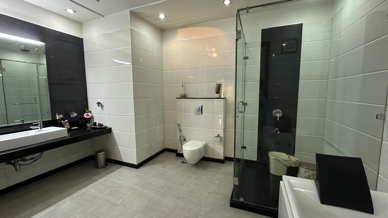 Bathroom, mahindra-luminare 4 Bedroom 3625 Sq.Ft. Apartment In Sector 59 Gurgaon 9534421