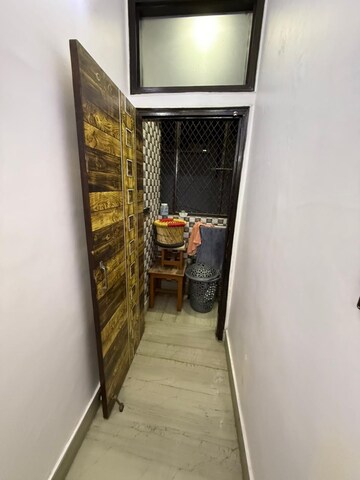 Furnished Amenities in 2.5 BHK Builder Floor at RWA Shalimar Bagh BK-1 Block, Shalimar Bagh – for Sale