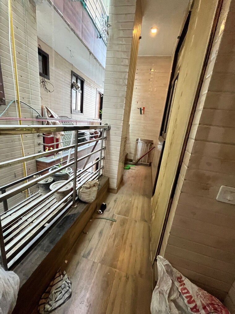 Balcony, dwarka mor 2 Bedroom 57 Sq.Yd. Builder Floor In Dwarka Mor Delhi 9534442