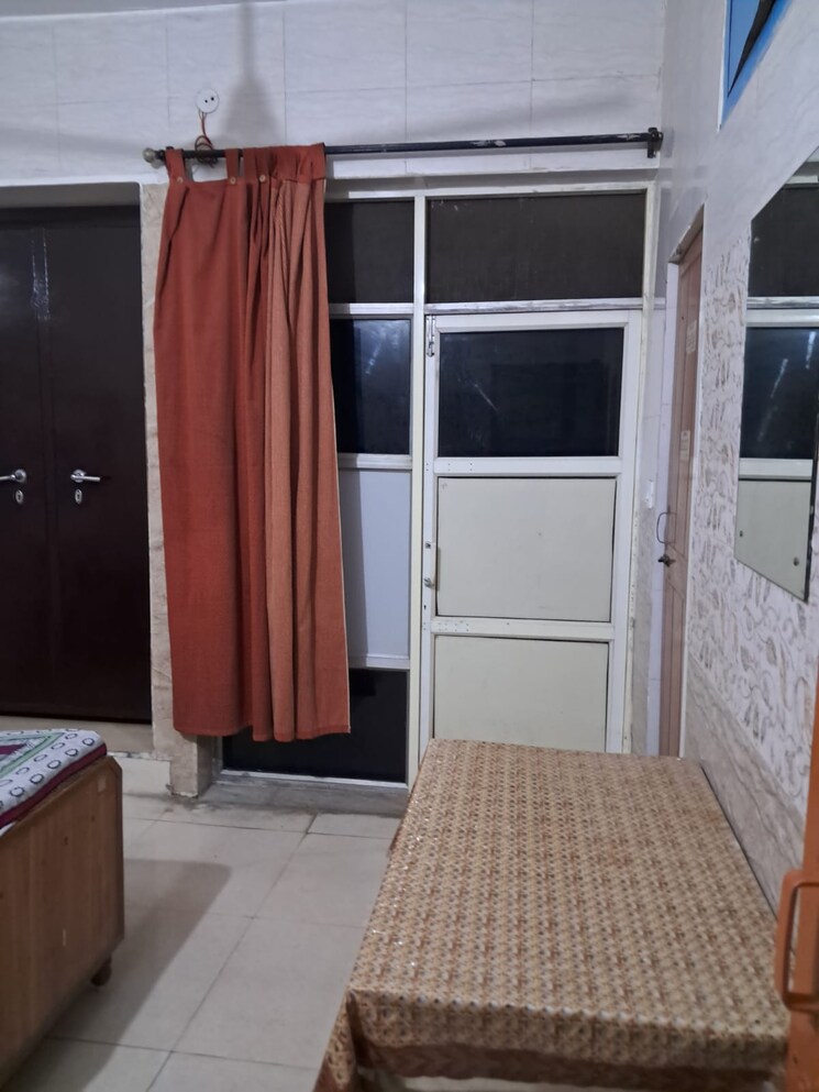 undefined, safdarjung enclave 4 Bedroom 330 Sq.Yd. Builder Floor In Safdarjung Enclave Delhi 9534433