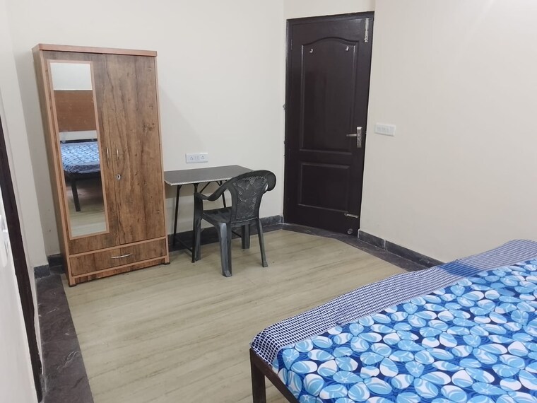 Bedroom, safdarjung enclave 4 Bedroom 330 Sq.Yd. Builder Floor In Safdarjung Enclave Delhi 9534433