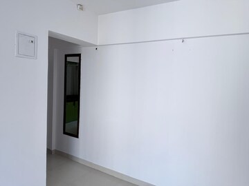Room in 1 RK Apartment at Avirahi Homes, Borivali West – for Sale