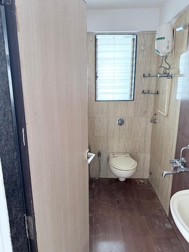 Bathroom, avirahi-homes 1 RK 300 Sq.Ft. Apartment In Borivali West Mumbai 9534469