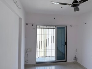 Room in 1 RK Apartment at Avirahi Homes, Borivali West – for Sale