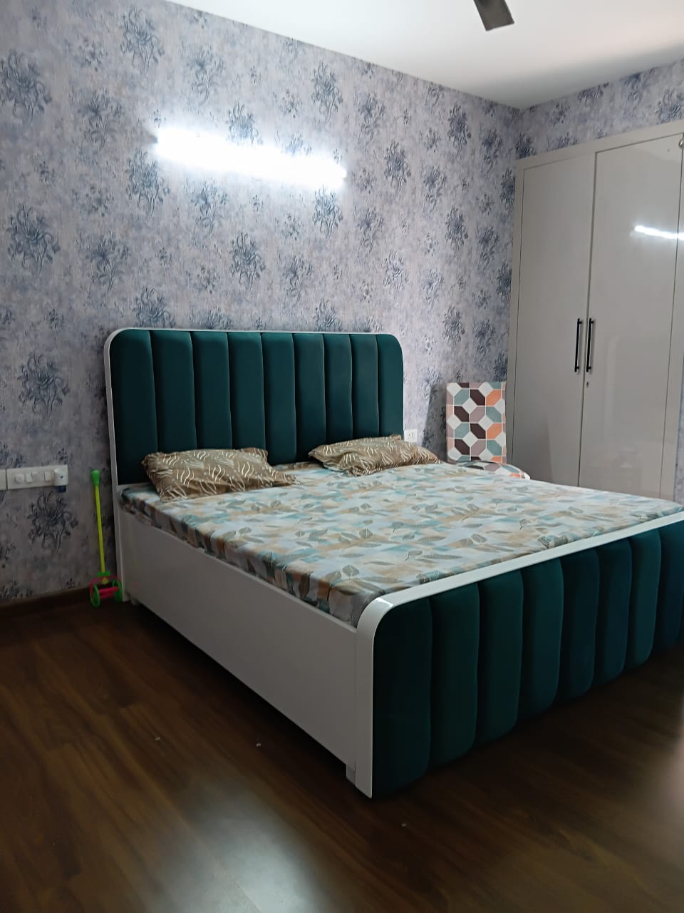 2 BHK + Extra Room Apartment For Sale in Panchsheel Greens II