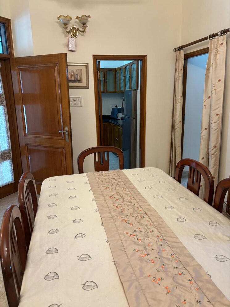 Bedroom, sector 15 3 Bedroom 3400 Sq.Ft. Builder Floor In Sector 15 Chandigarh 9534482