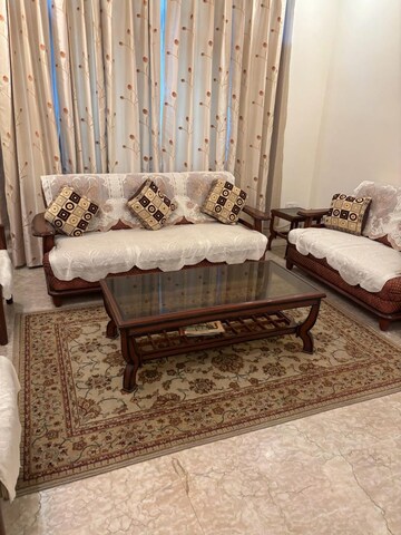 3 BHK Builder Floor For Rent in Sector 15