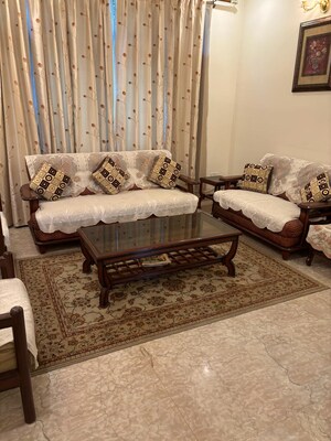 Bedroom in 3 BHK Builder Floor at Sector 15 – for Rent