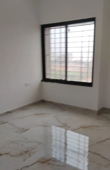 Room in 2 BHK Apartment at Roshan Milestone, Tathawade – for Rent