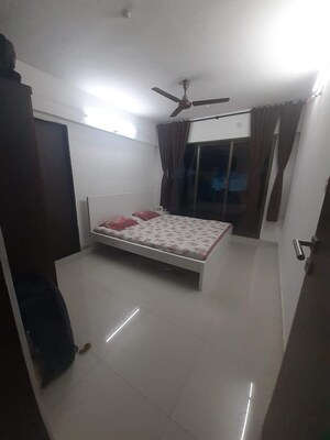 Living Room in 5 BHK Apartment at Santacruz East – for Rent