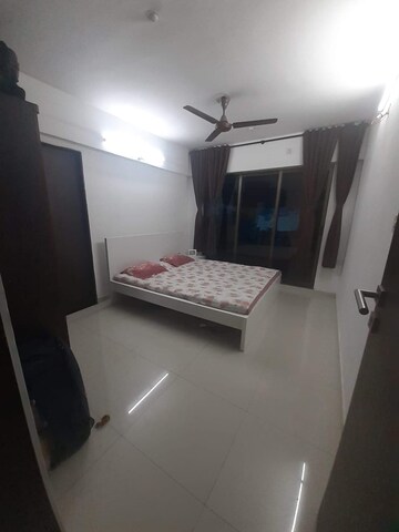 Living Room in 5 BHK Apartment at Santacruz East – for Rent