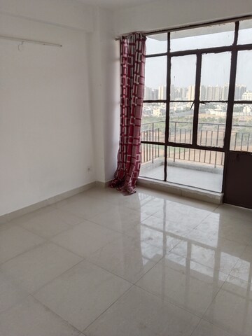 Room in 2 BHK Apartment at Signature Global Synera, Sector 81 – for Rent