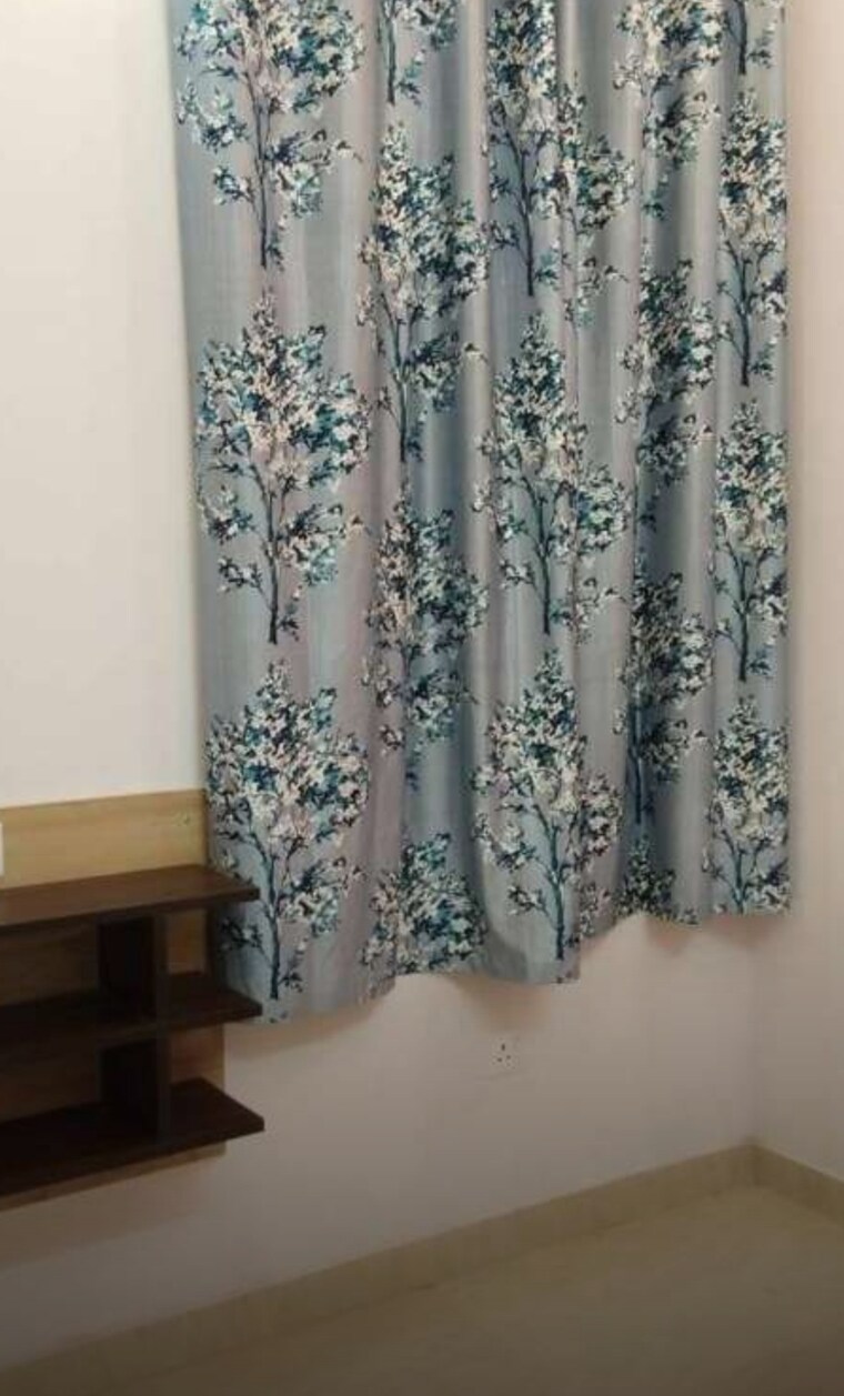 Other, hazratganj 3 Bedroom 1500 Sq.Ft. Apartment In Hazratganj Lucknow 9534626