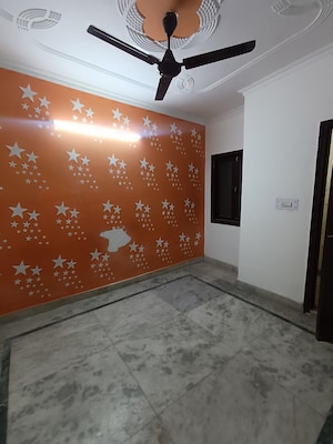 Room in 2 BHK Builder Floor at Govindpuri – for Rent