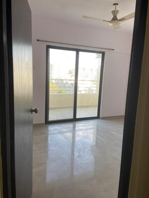 Room in 1 BHK Apartment at Nilesh Samruddhi, Hadapsar – for Rent