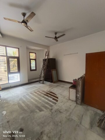 Bedroom in 1.5 BHK Independent House at Sector 55 – for Rent
