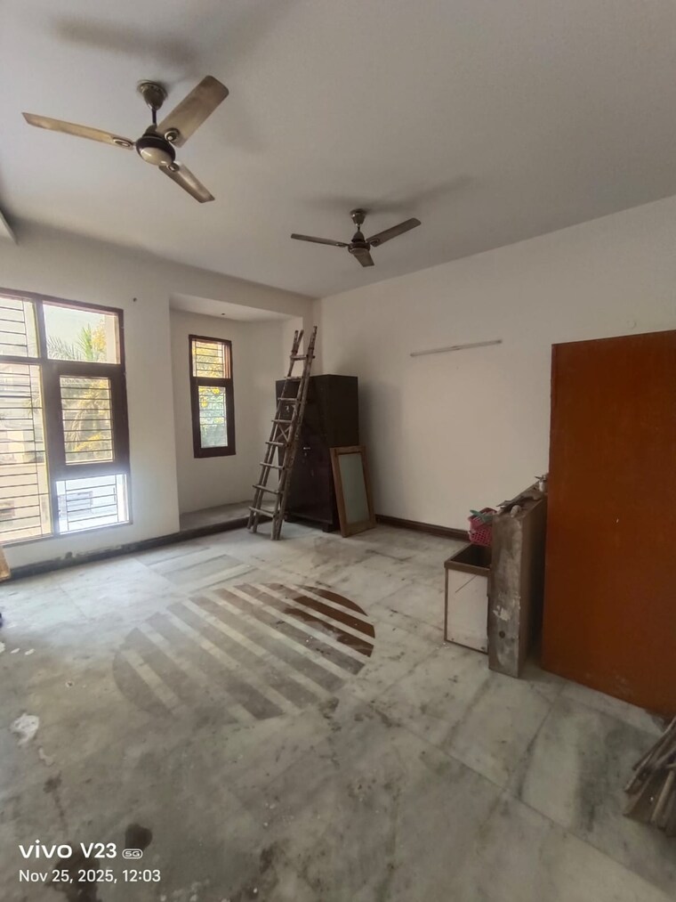 Bedroom, sector 55 1.5 Bedroom 800 Sq.Ft. Independent House In Sector 55 Noida 9534648