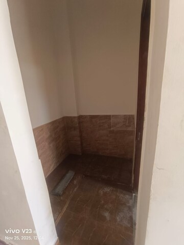 Bathroom in 1.5 BHK Independent House at Sector 55 – for Rent