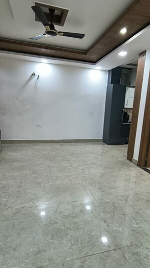 Room in 3 BHK Builder Floor at Green Fields Colony – for Sale