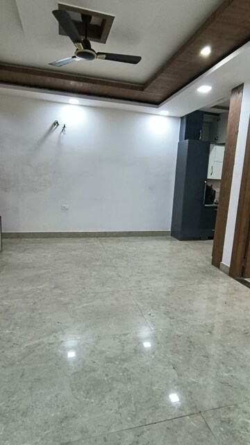 Room in 3 BHK Builder Floor at Green Fields Colony – for Sale