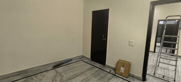 Room in 2 BHK Builder Floor at Green Fields Colony – for Sale